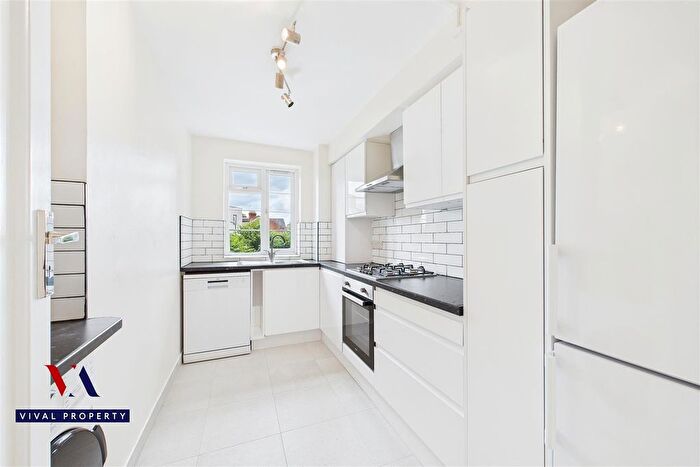 2 Bedroom Flat To Rent In Ashford Road, London, NW2