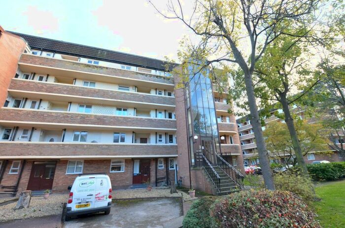 2 Bedroom Apartment To Rent In Minster Court, L7