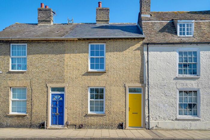 2 Bedroom Terraced House For Sale In The Waits, St. Ives, Cambridgeshire, PE27