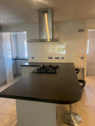 2 Bedroom Flat To Rent In Pier Street, Humber Street, Hull, HU1