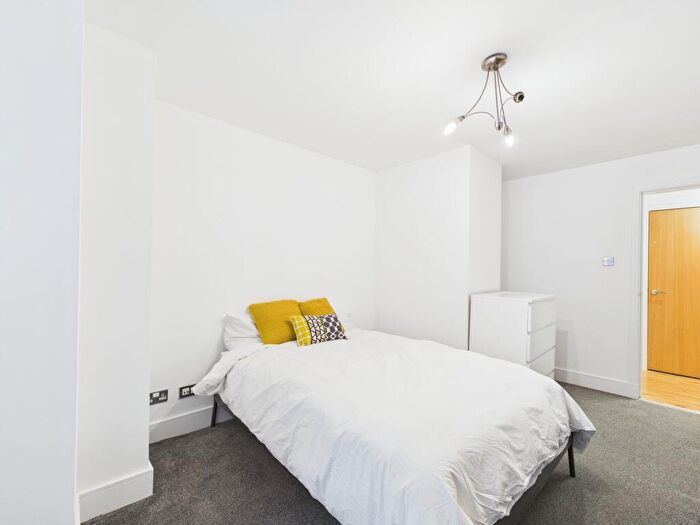 2 Bedroom Flat For Sale In Carnoustie Street, Glasgow, G5