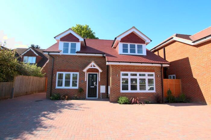 4 Bedroom Detached House To Rent In West End, GU24