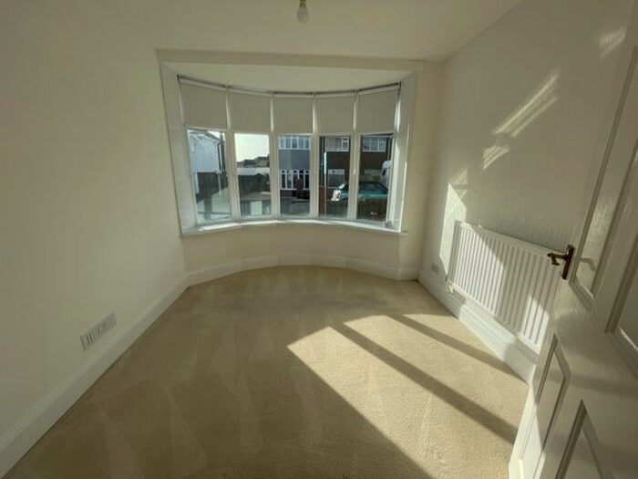 2 Bedroom Flat To Rent In Kings Hill Avenue, Porthcawl, CF36