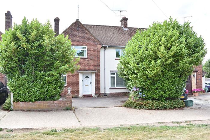 3 Bedroom Semi-Detached House For Sale In Beehive Lane, Great Baddow, CM2