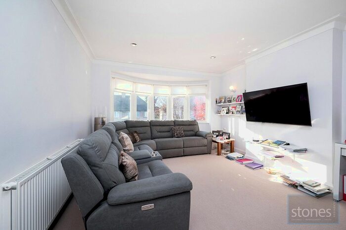 4 Bedroom Flat To Rent In Millway, Mill Hill, London NW7