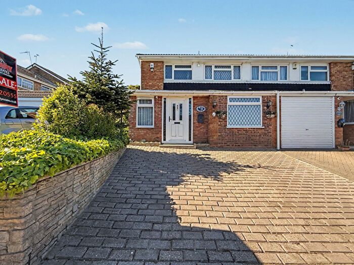 3 Bedroom End Terrace House For Sale In Woollett Road, Sittingbourne, ME10