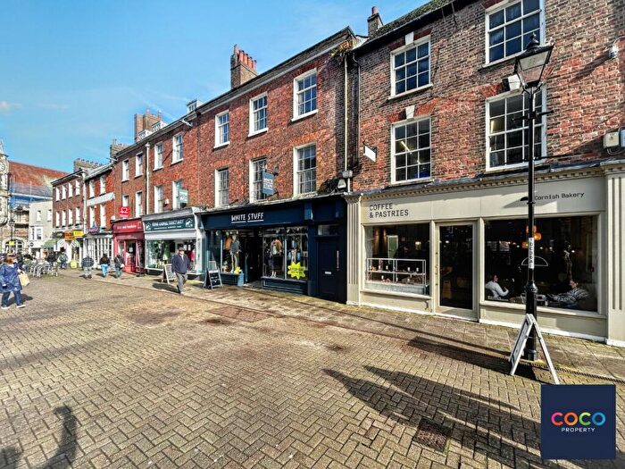 2 Bedroom Flat To Rent In A Cornhill, Dorchester, Dorset, DT1