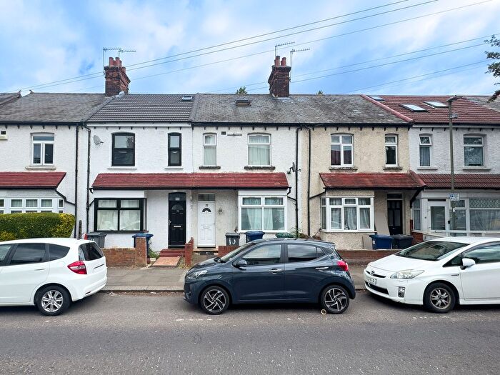 4 Bedroom Terraced House To Rent In Annesley Avenue, London, NW9