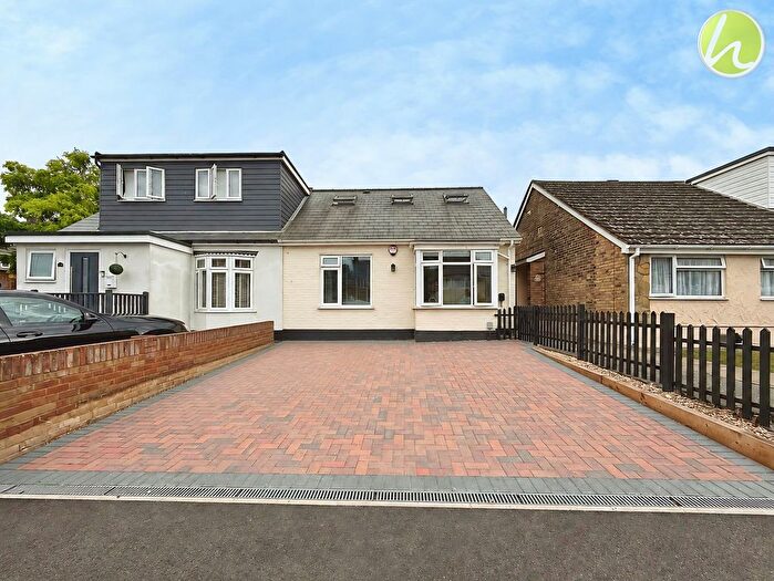 3 Bedroom Semi Detached Bungalow For Sale In Osborne Road, Basildon, SS16