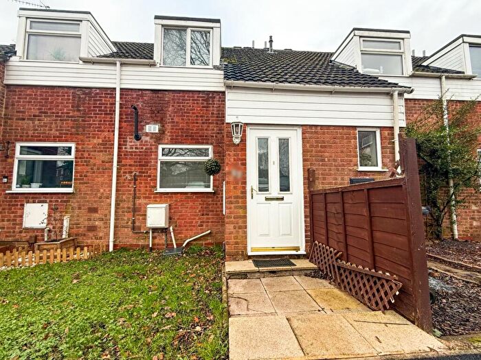 2 Bedroom House To Rent In Oldbury Close, Redditch, B98