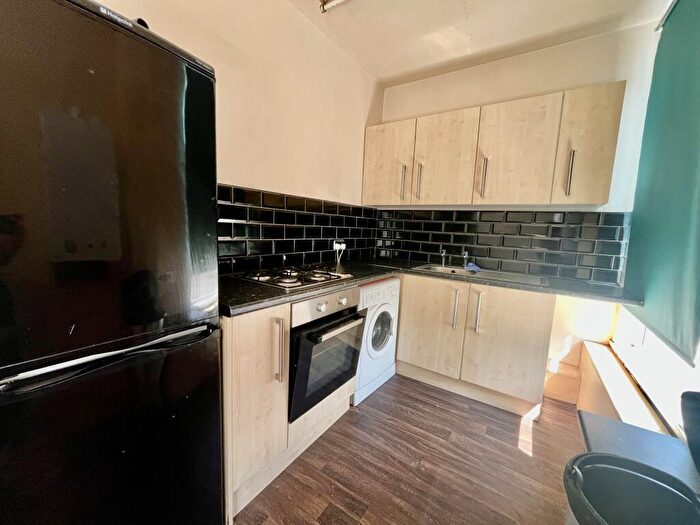 1 Bedroom Flat To Rent In Victoria Road, Leeds, LS6
