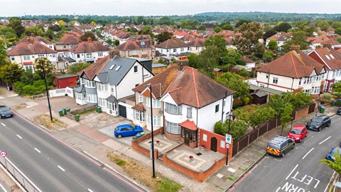 3 Bedroom Semi-Detached House For Sale In Sidcup Road, London, SE9