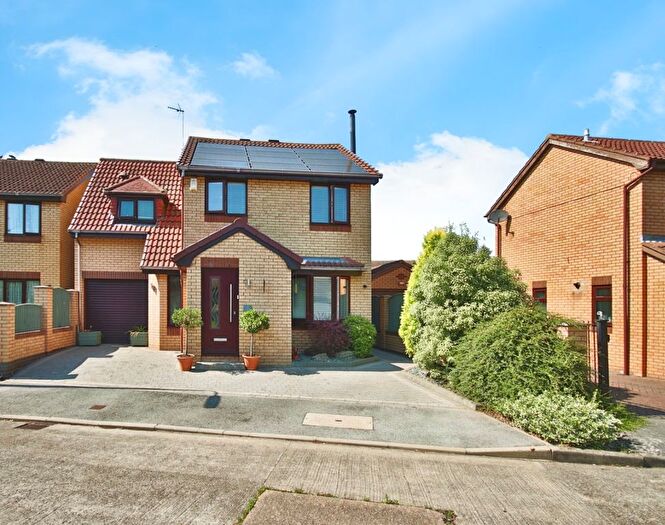 4 Bedroom Detached House For Sale In Cragdale Close, Hull, HU8