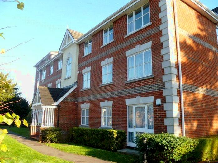 2 Bedroom Flat To Rent In Kestrel Court, Haling Park Road, South Croydon, CR2