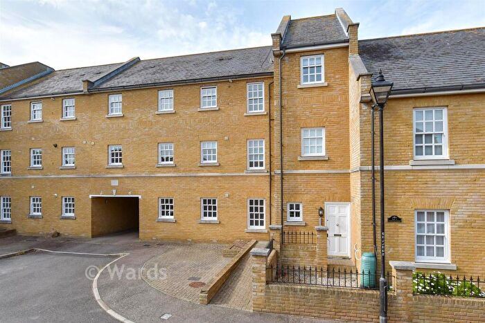 1 Bedroom Flat For Sale In Coventry Gardens, Deal, Kent, CT14