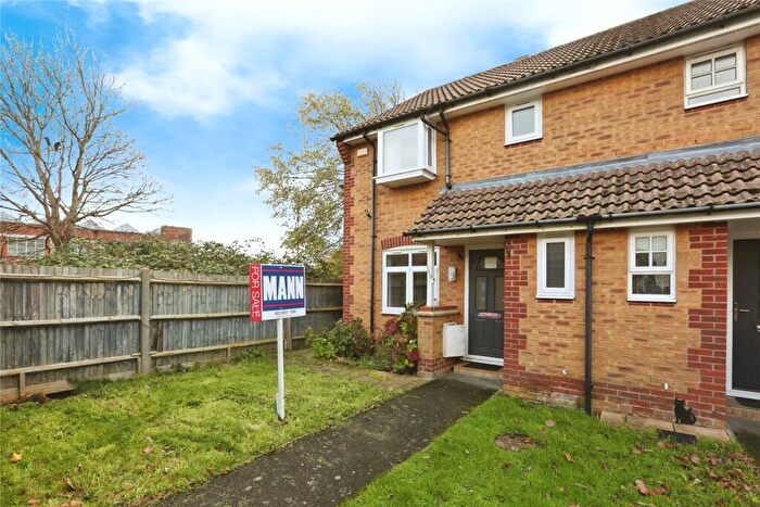 3 Bedroom End Of Terrace House For Sale In Magennis Close, Gosport, Hampshire, PO13