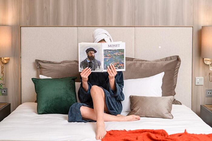 Studio To Rent In The Quarters, Finchley Road, London, NW3