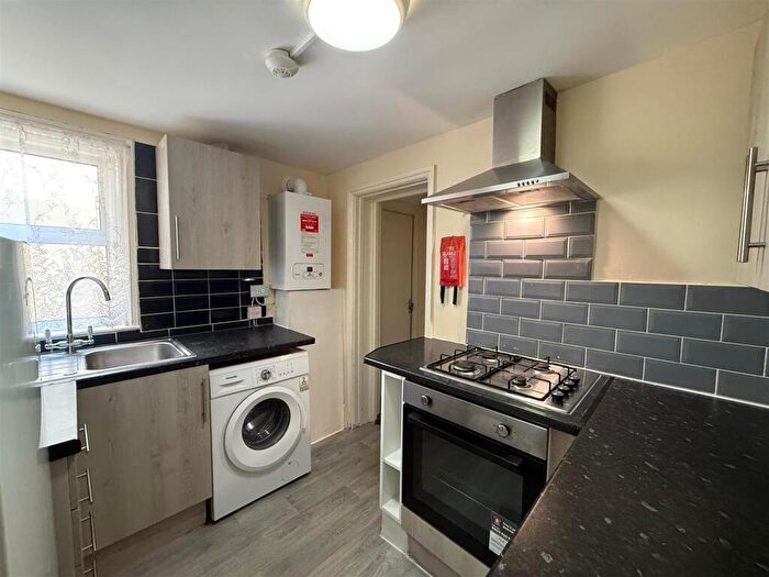 2 Bedroom Apartment To Rent In Leonard Road, Forest Gate, E7
