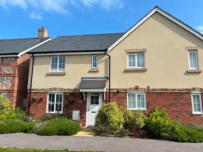 3 Bedroom Semi-Detached House For Sale In Munday Road, Selsey, PO20