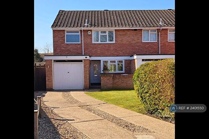 3 Bedroom End Of Terrace House To Rent In Birch Grove, Windsor, SL4