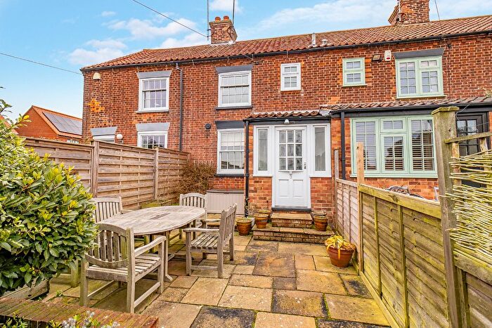2 Bedroom Cottage For Sale In Church Street, Thornham, PE36