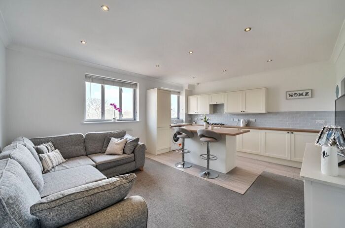 1 Bedroom Flat For Sale In Claire Court, Commonside West, Mitcham, Surrey, CR4