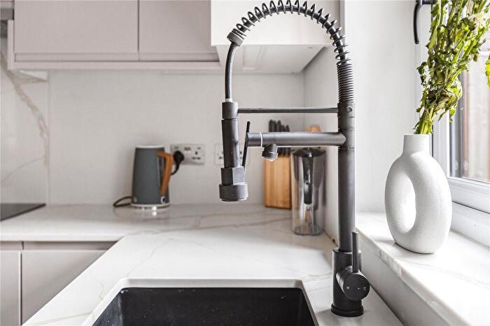 4 Bedroom House To Rent In Friars Mead, London, E14