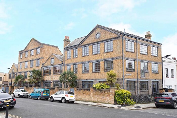 1 Bedroom Apartment For Sale In Stuart Road, Peckham Rye, London, SE15