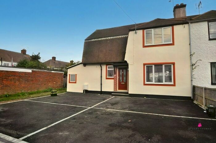 3 Bedroom Semi-Detached House To Rent In Lambeth Road, Benfleet, SS7