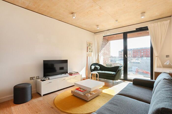 2 Bedroom Apartment To Rent In Mentmore Terrace, London, E8