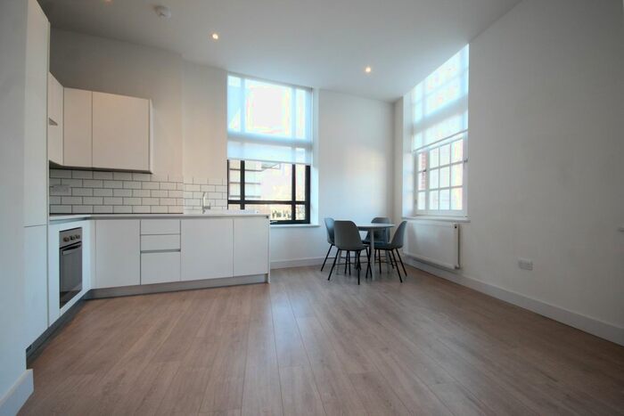 2 Bedroom Flat To Rent In Cambridge House, Mayes Road, Haringay, N22