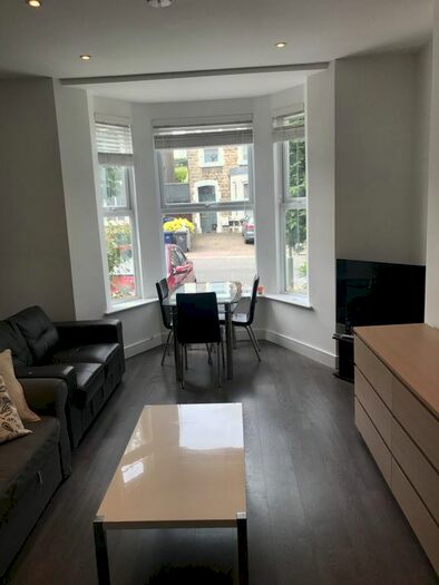 1 Bedroom Flat To Rent In Beaconsfield Road, London N11