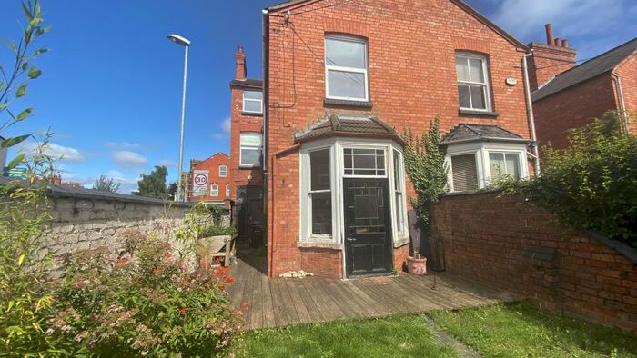 4 Bedroom House To Rent In Abington Avenue, Northampton, NN1