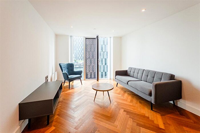 1 Bedroom House To Rent In South Tower, M15