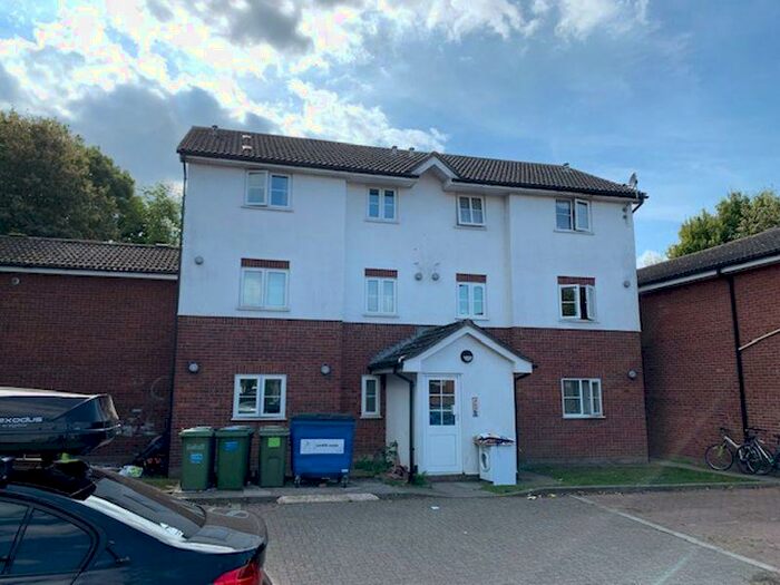 2 Bedroom Flat To Rent In Great Meadow Road, Bristol, BS32
