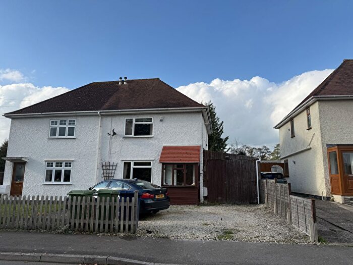 3 Bedroom Semi Detached House For Sale In Foresters Road, Tewkesbury, GL20