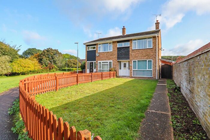 3 Bedroom Semi-Detached House To Rent In Kingfisher Walk, Linton, CB21