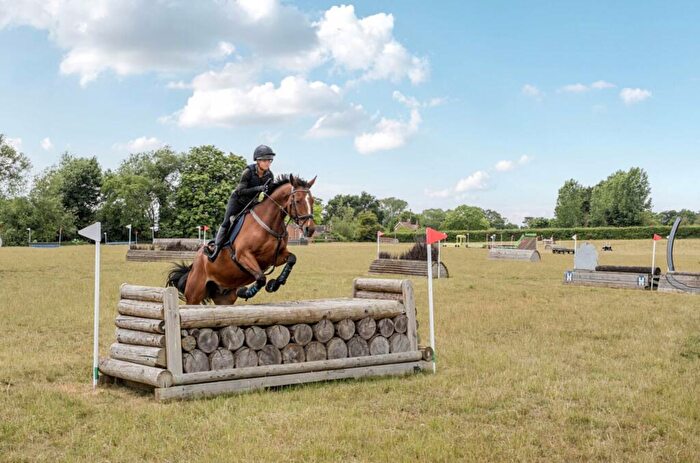 Equestrian Facility For Sale In Twyning, Tewkesbury, Gloucestershire., GL20