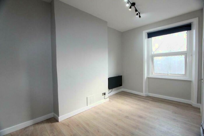 Studio To Rent In Loraine Road, London, N7