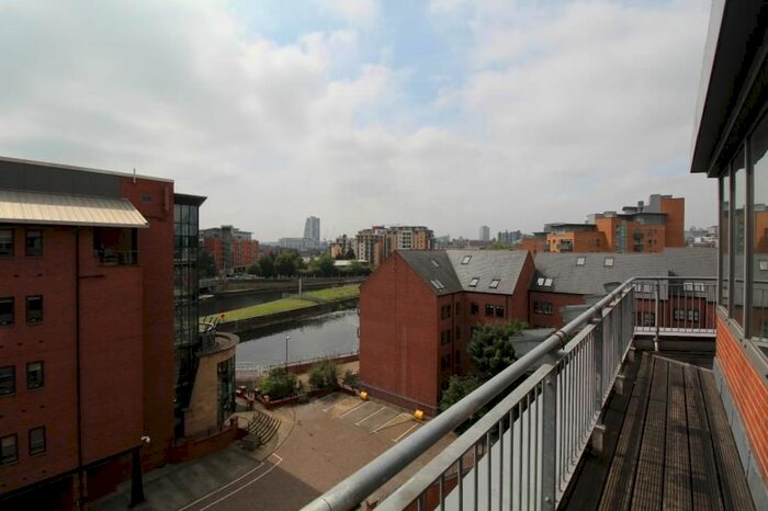 2 Bedroom Flat To Rent In Trinity One, Neptune Street, LS9