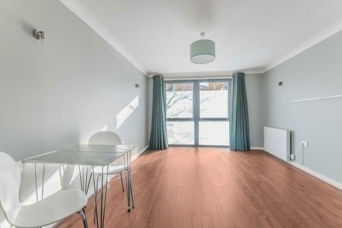 1 Bedroom Flat To Rent In Deals Gateway London, SE13