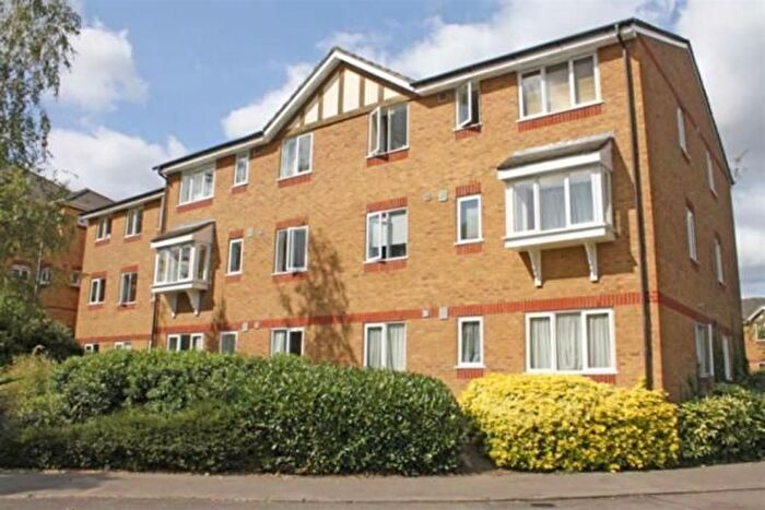 2 Bedroom Flat To Rent In Richens Close, Hounslow, TW3
