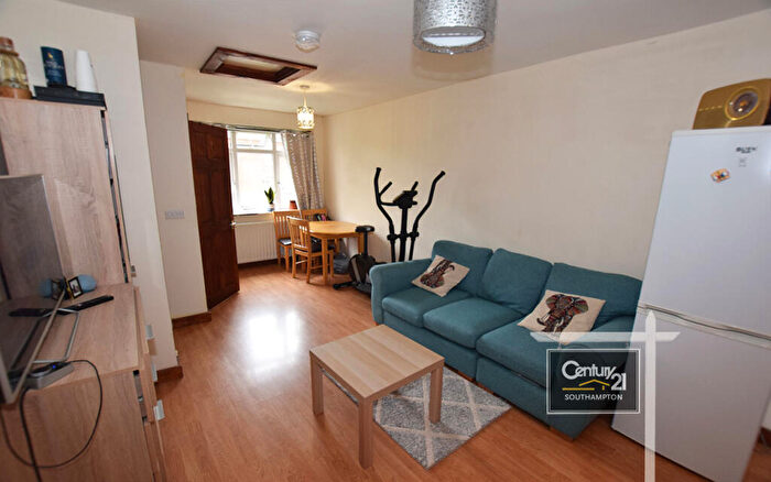 1 Bedroom Flat To Rent In |Ref: |, Warren Avenue, Southampton, SO16