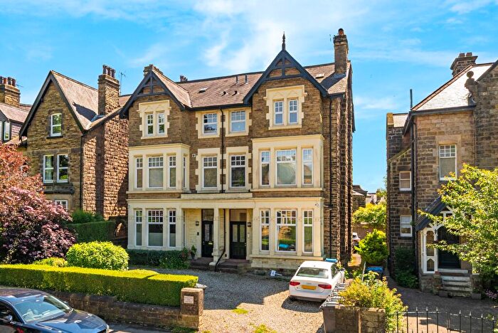 3 Bedroom Flat For Sale In Grove Road, Harrogate, HG1