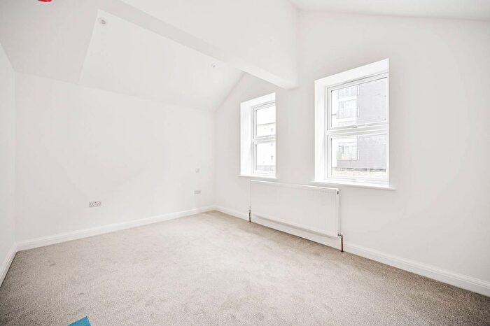 3 Bedroom Property For Sale In Grainger Road, Wood Green, London, N22