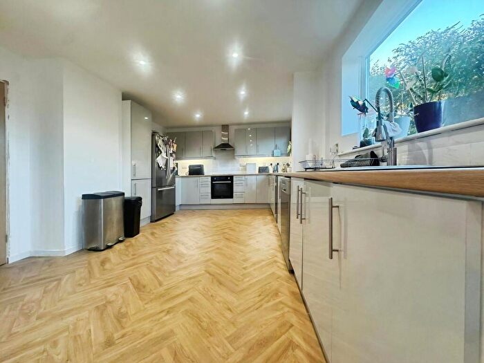 4 Bedroom Detached House For Sale In New Row, Deeping St James, PE6