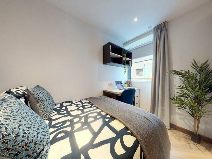 Apartment To Rent In Apt, Live Oasis Deansgate #, M2