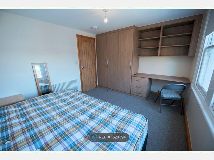 5 Bedroom End Of Terrace House To Rent In Foxhill Road, Reading, RG1