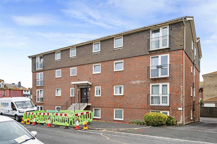 2 Bedroom Flat For Sale In St. Johns Road, Seaford, BN25