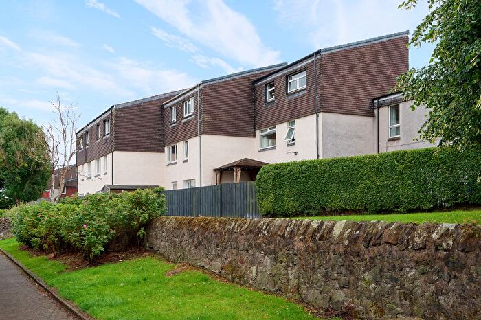 5 Bedroom Town House For Sale In Park Wood, Erskine, PA8